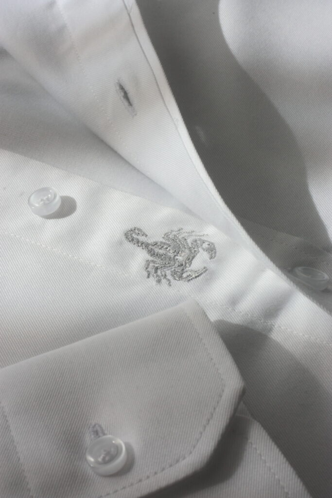 Camisa blanca en algodón egipcio con bordado